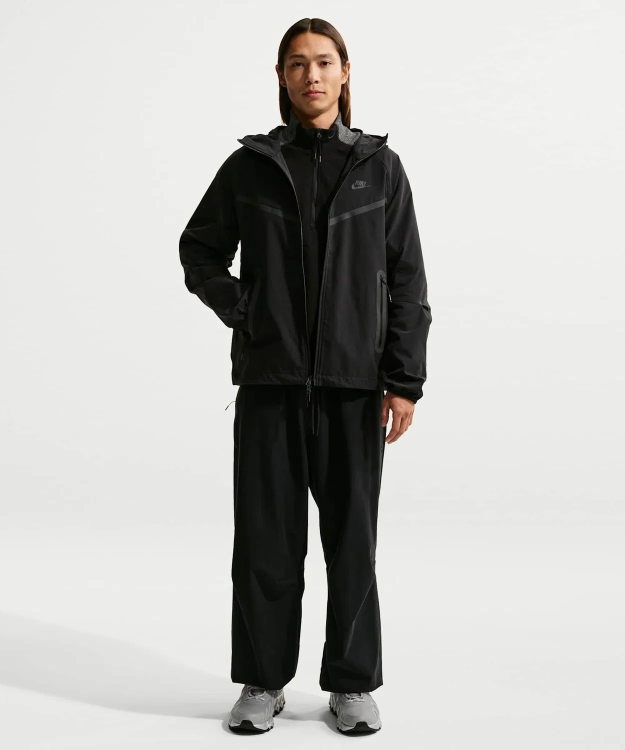 Куртка Nike Tech Dri-FIT Woven Full-Zip Windrunner, чёрная — фото 4
