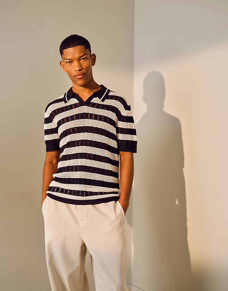 

Футболка-поло Topman с узором «лесенка» в монохромном исполнении