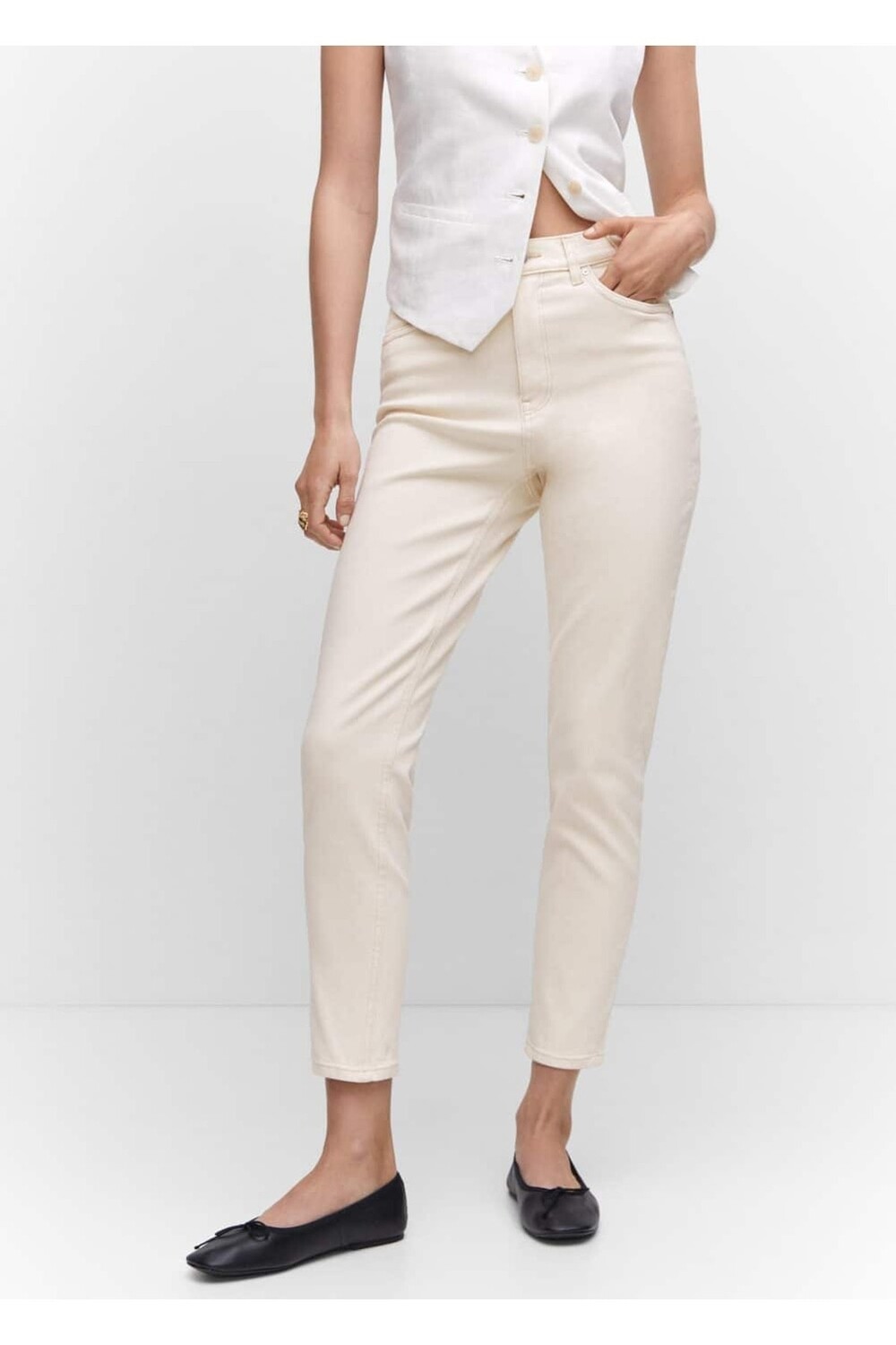 

Джинсы Mom Comfort с высокой талией Mango, белый