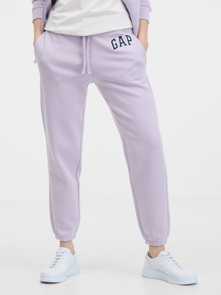 

Спортивные брюки с логотипом и флисом Gap, фиолетовый