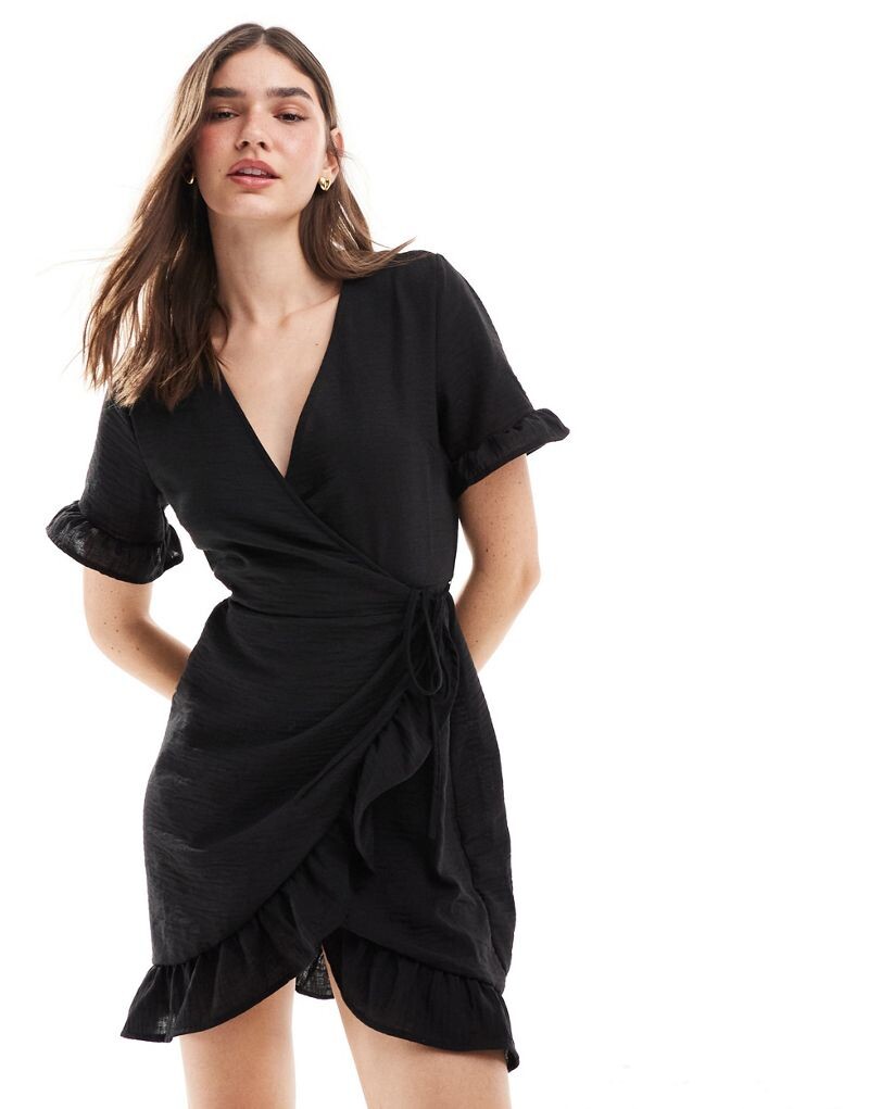 

Черное платье с запахом и оборками Vero Moda