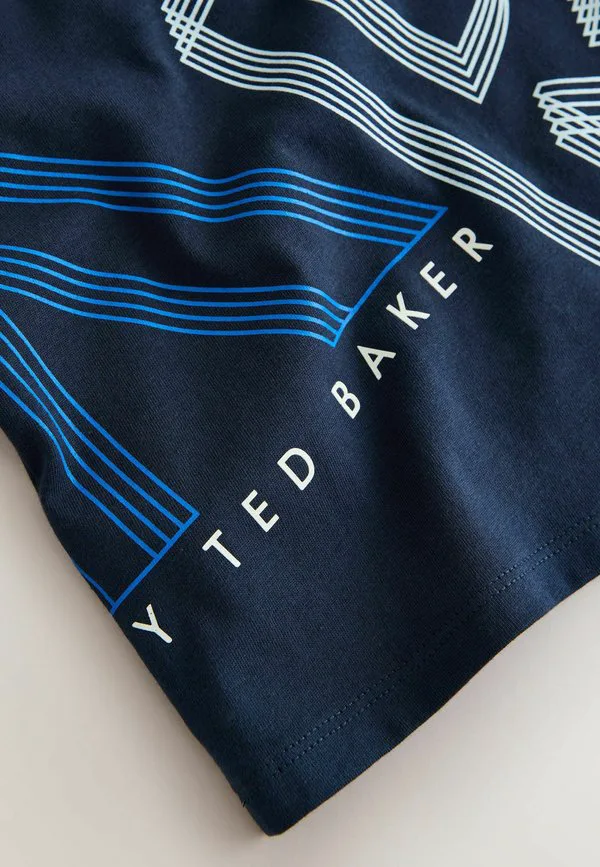 Футболка стандартного кроя с графическим принтом в виде букв. Baker By Ted Baker, Navy — фото 4