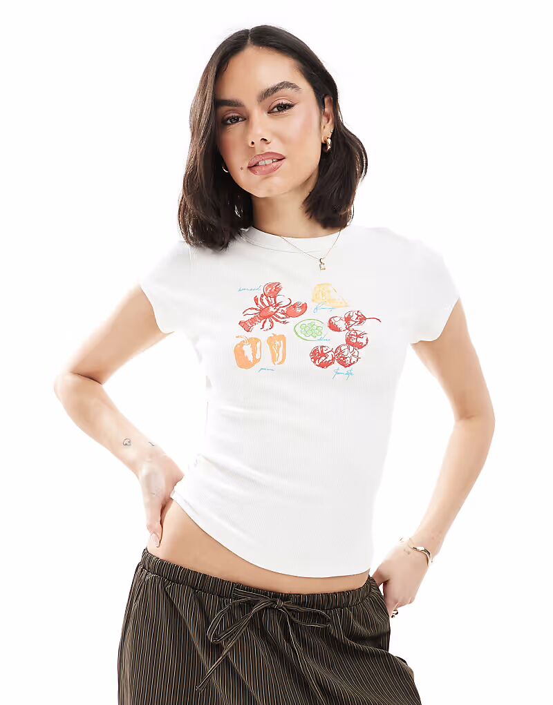 

Футболка ASOS DESIGN в рубчик для малышей с изображением лобстера белого цвета