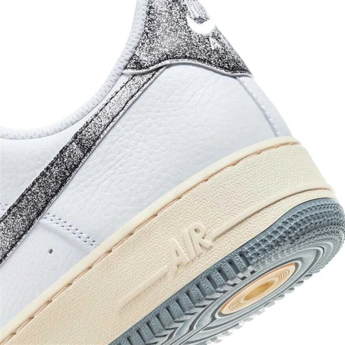 Кроссовки мужские Nike, белый/серый