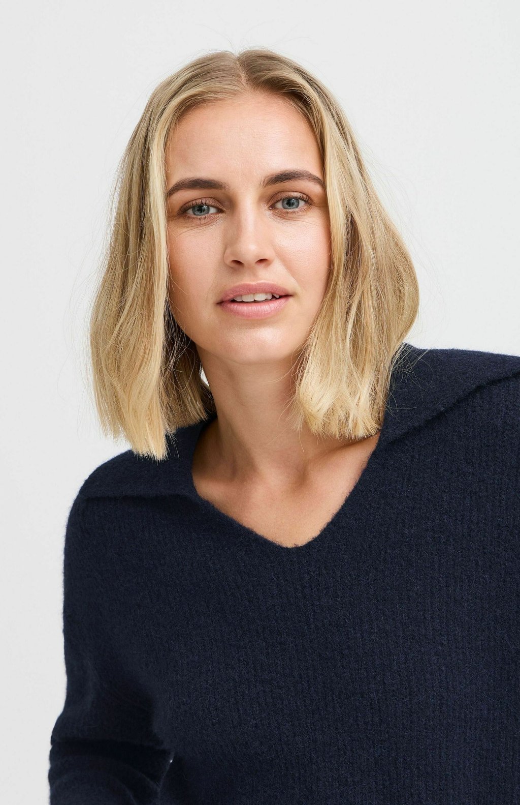 

Джемпер ASTRA V-NECK PULLOVER PULZ, синий