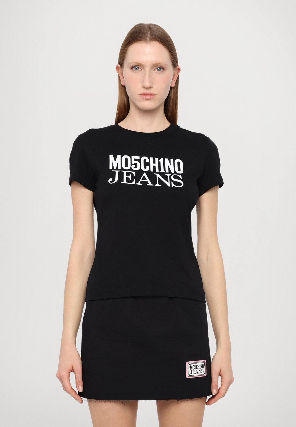 

Футболка с принтом URBAN MOSCHINO JEANS, черный