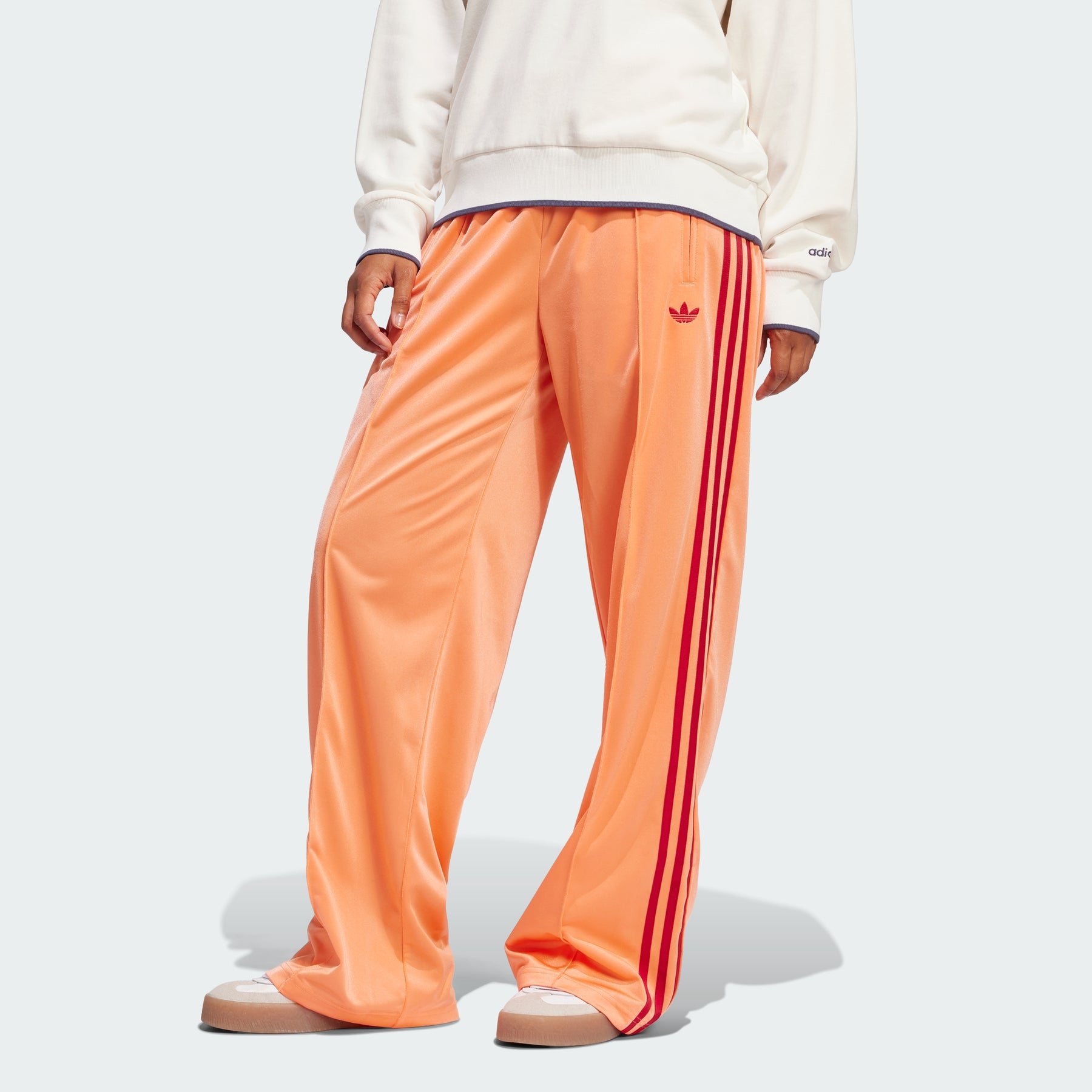 

Классические свободные спортивные брюки Adicolor Firebird Adidas, semi coral/team victory red