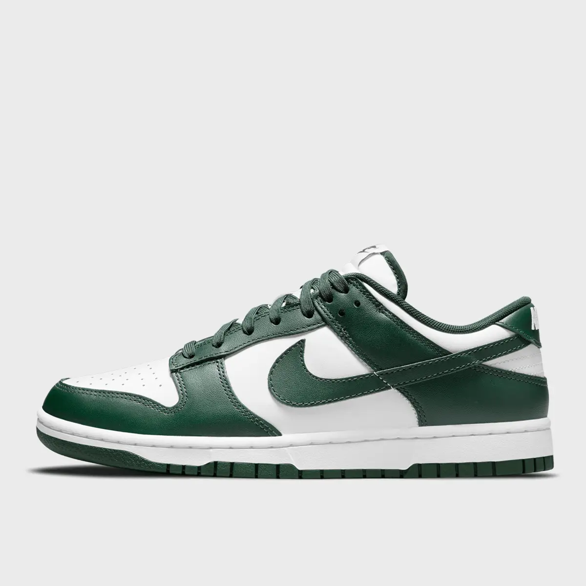 

Кроссовки Nike Dunk Low Retro, зеленый/белый
