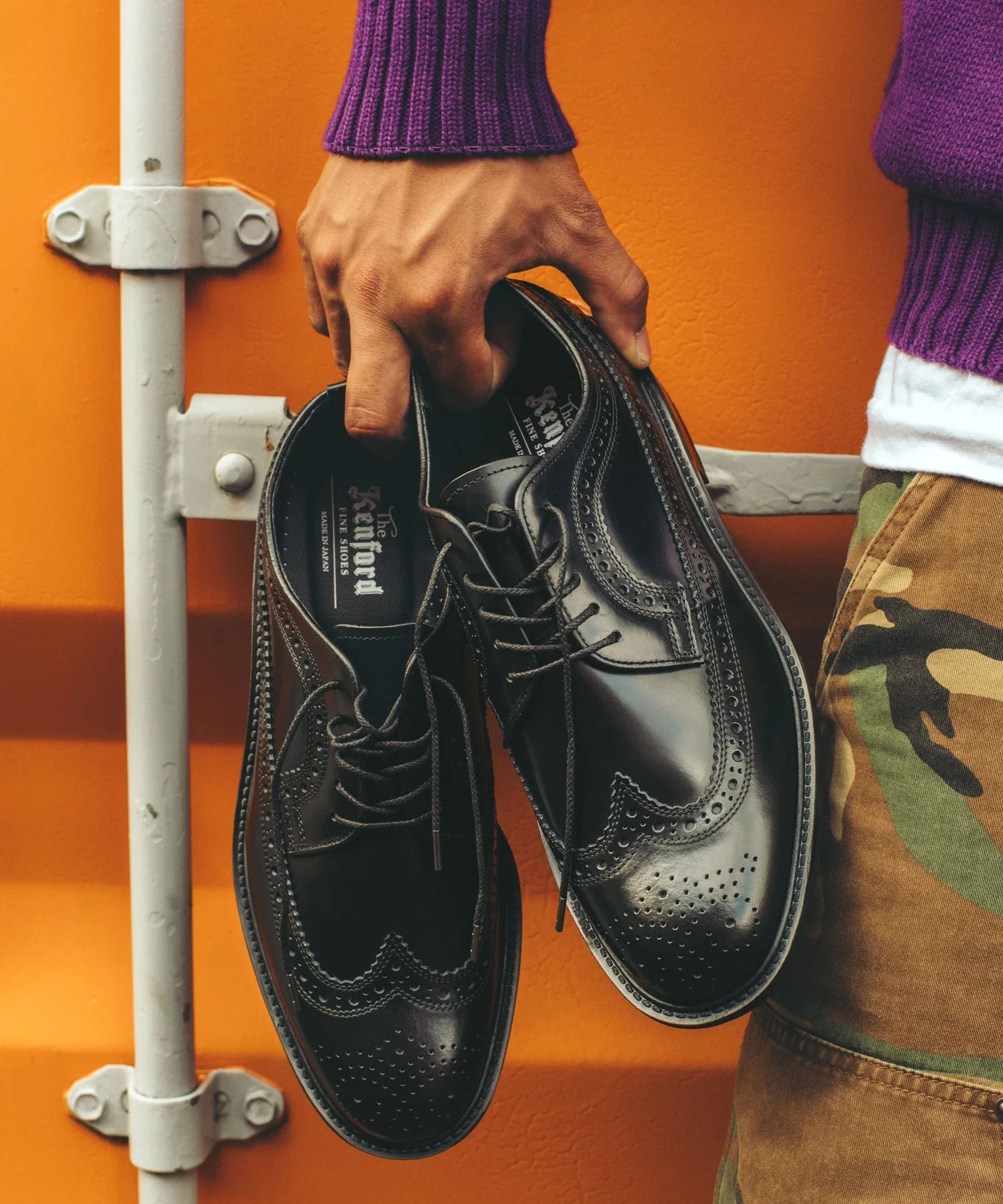 Мужские классические туфли The Kenford Fineshoes K031 CLASSIC WING TIP с тиснением — фото 2