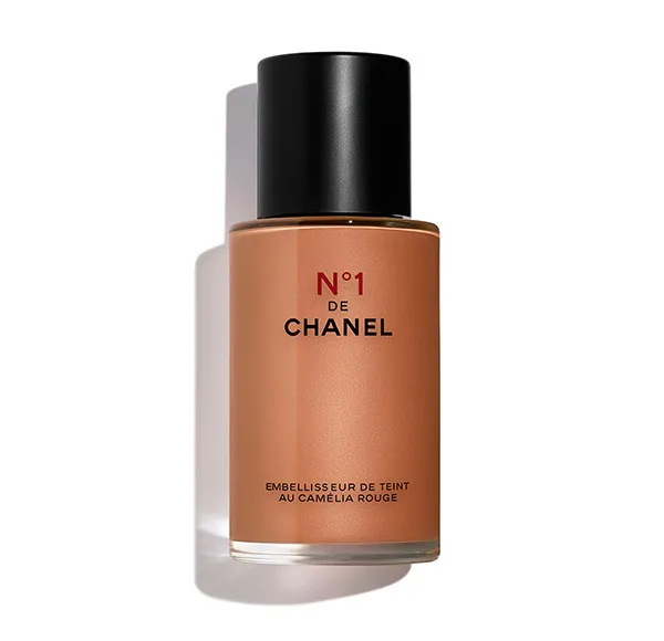 

ОБЕСПЕЧИВАЕТ ЯРКОСТЬ - ОБЪЕДИНЯЕТ - СОВЕРШЕНСТВУЕТ Nº1 DE CHANEL EMBELLISSEUR DE TEINT Chanel, цвет intense amber