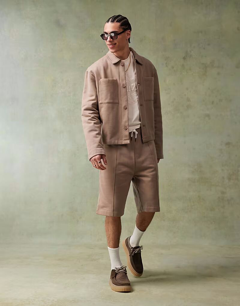 

Плотные элегантные шорты-бермуды ASOS DESIGN коричневого цвета - TAN