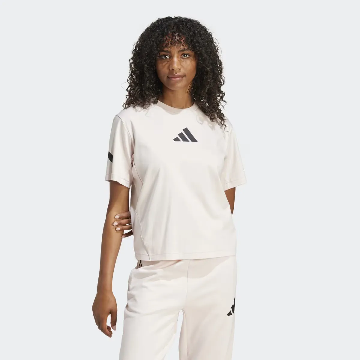 

Женская футболка Z.N.E. Adidas, цвет Rosa