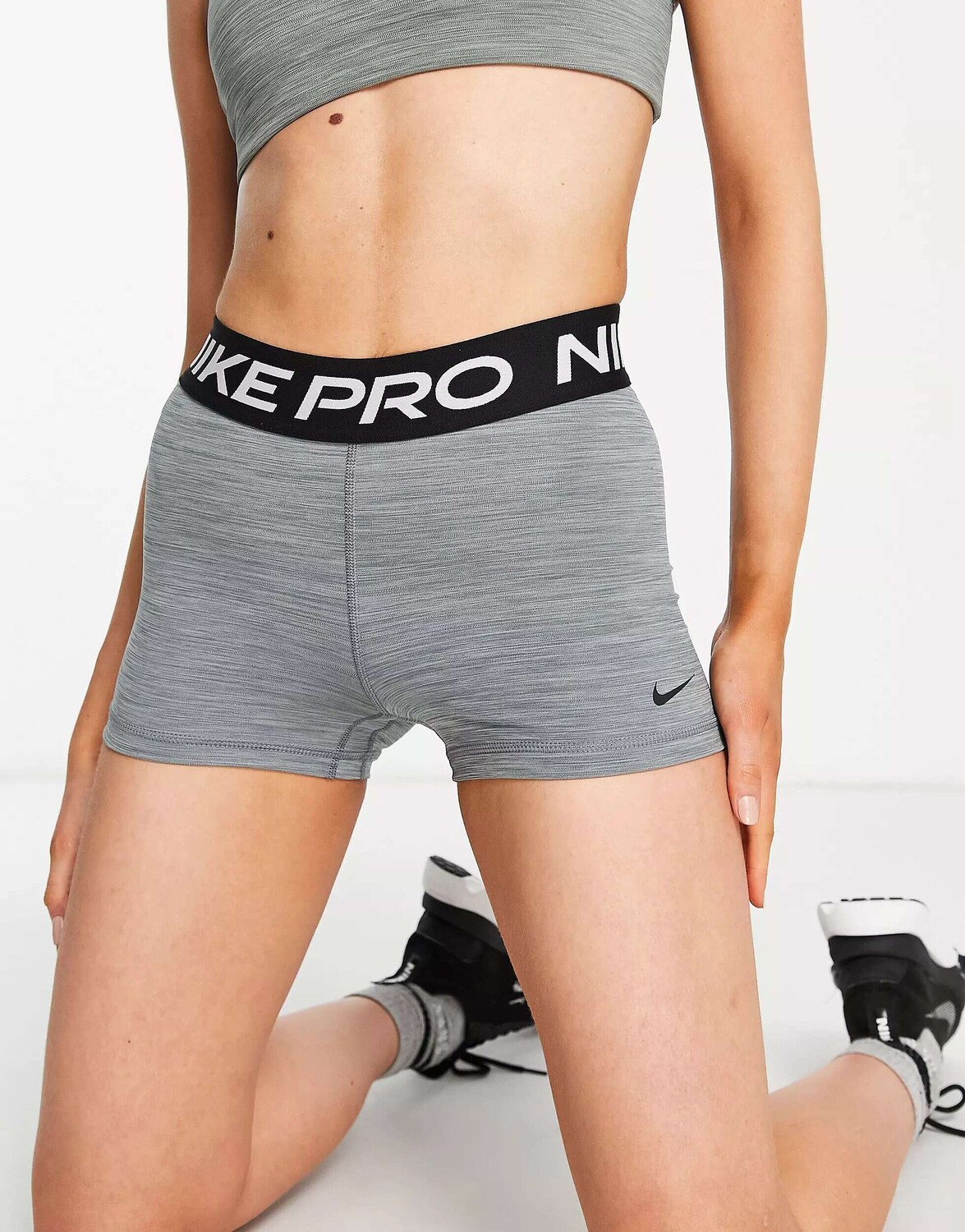 

Дымчато-серые шорты Nike Pro Training размером 3 дюйма Nike