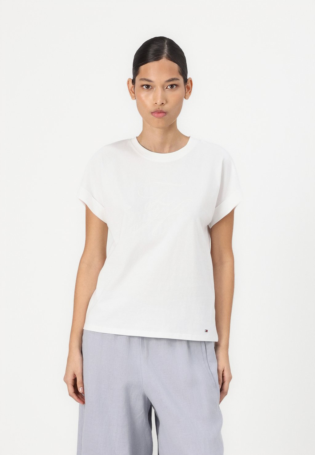 

Базовая футболка TEE Tommy Hilfiger, кремовый