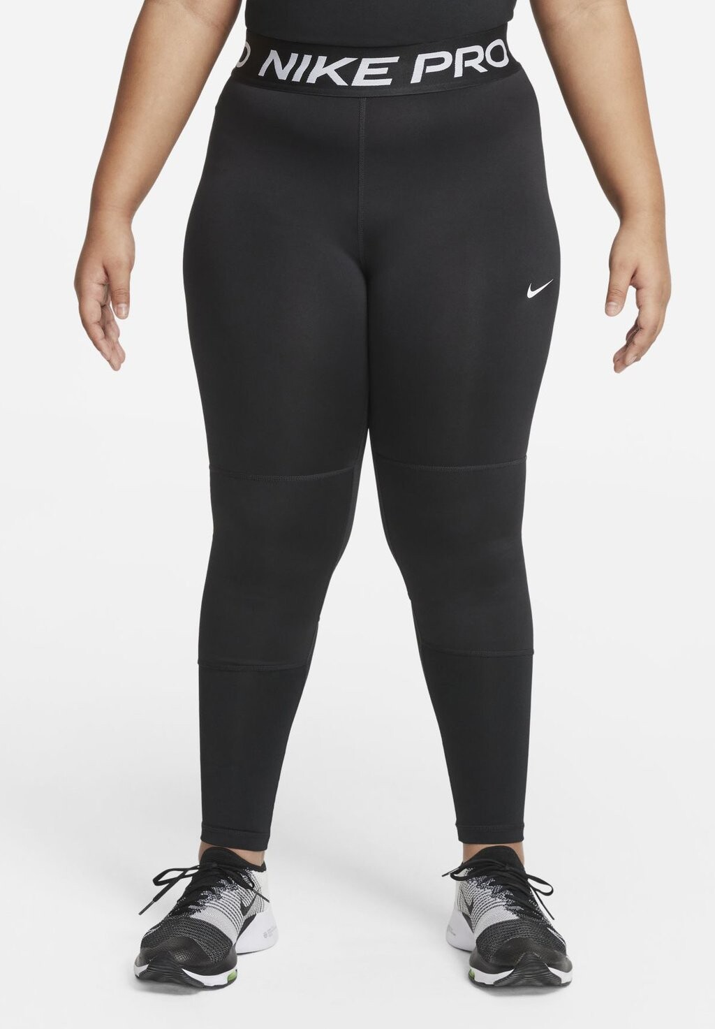 

Тайтсы Plus Nike, цвет black white