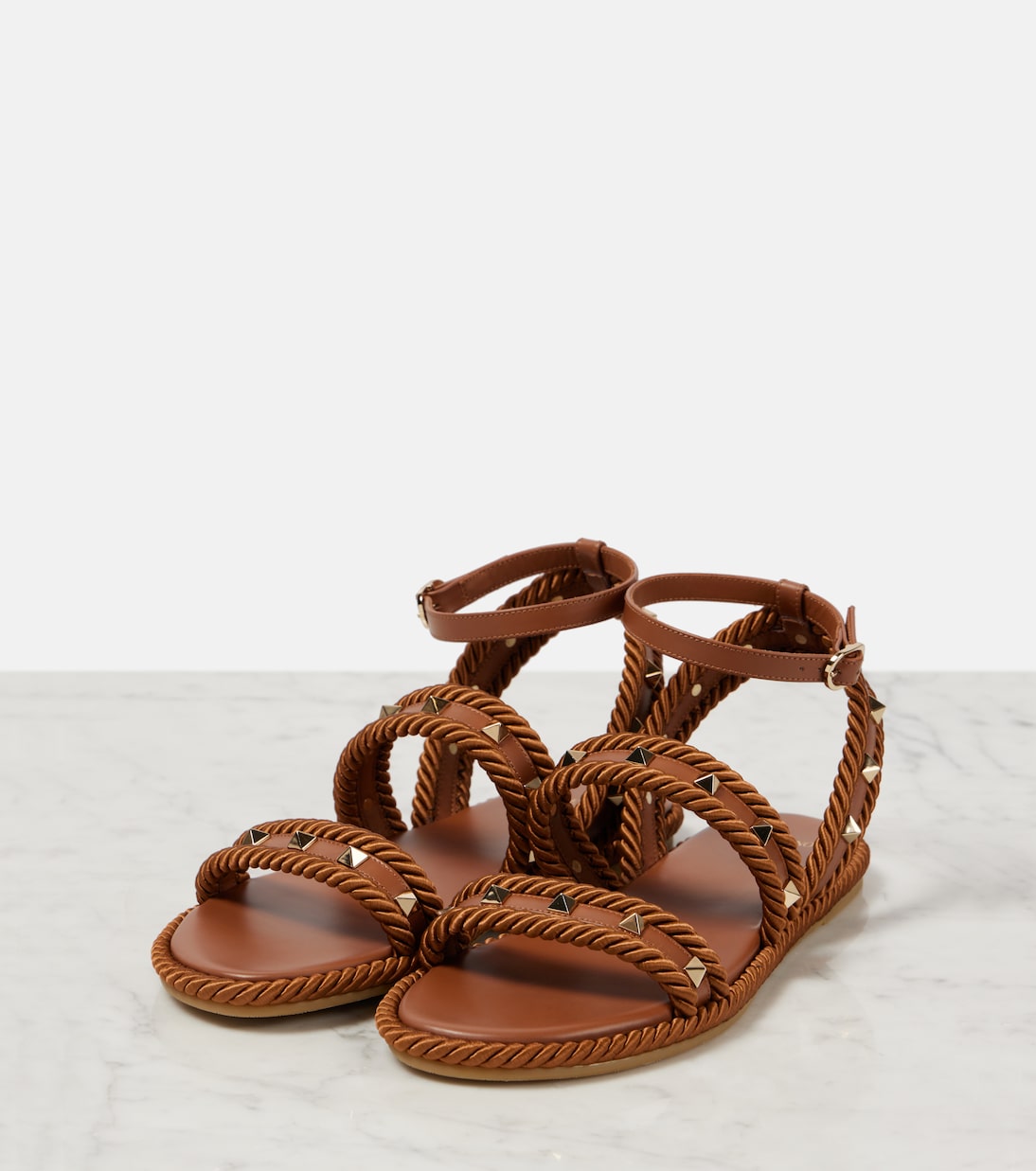 Сандалии Rockstud Torchon из кожи Valentino Garavani, Tobacco — фото 4