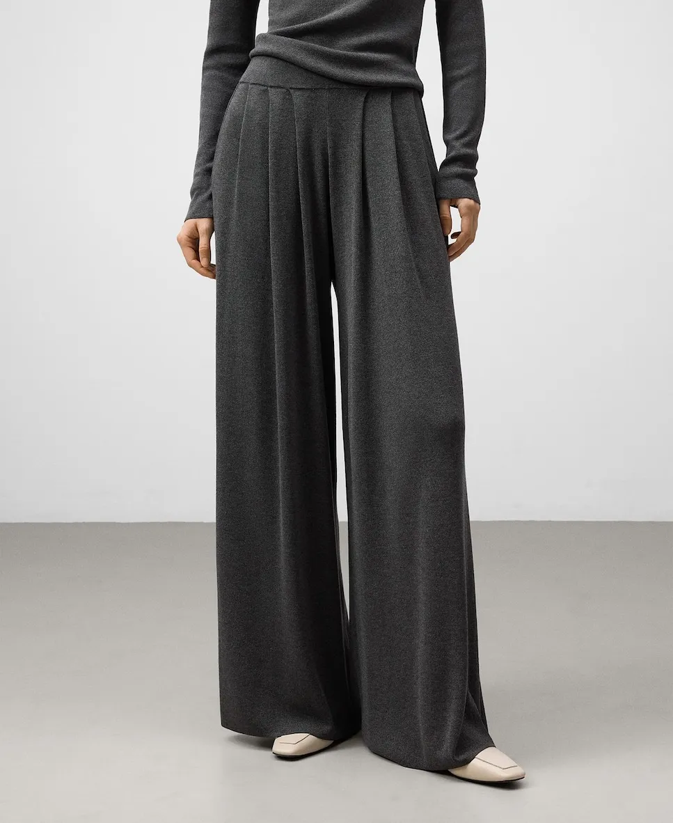 

Женские широкие брюки из металлизированного трикотажа Adolfo Dominguez, темно-серый