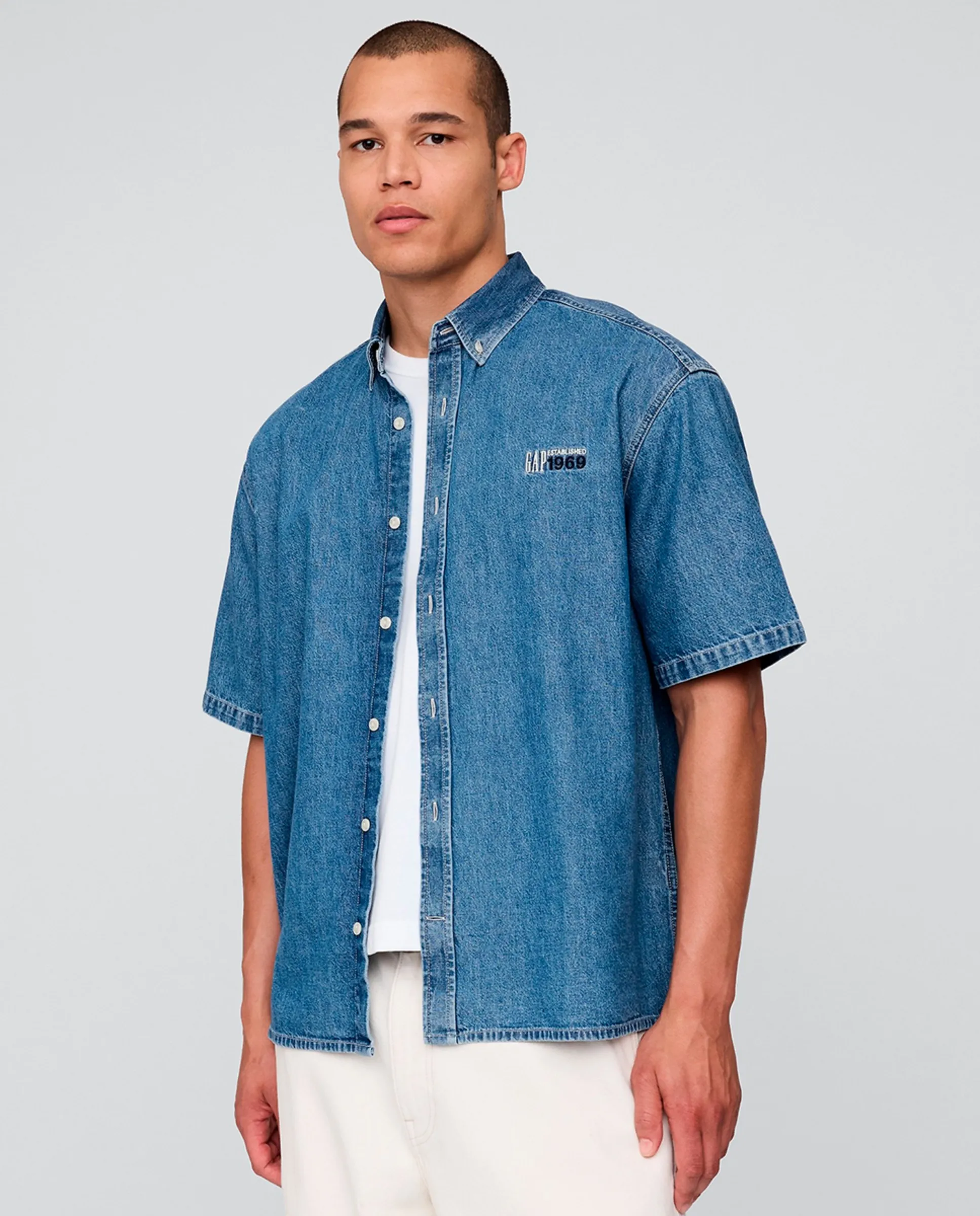 

Мужская джинсовая рубашка с вышитым логотипом Gap, синий