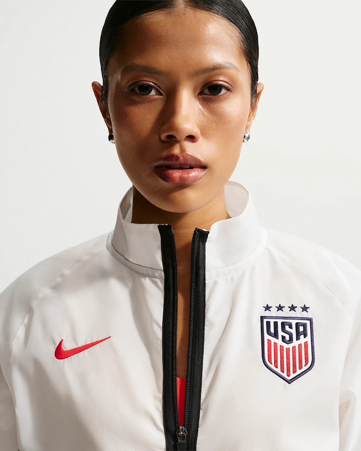Женская куртка Nike Dri-FIT Soccer Anthem Jacket USWNT, Sail/Black/Challenge Red — фото 3