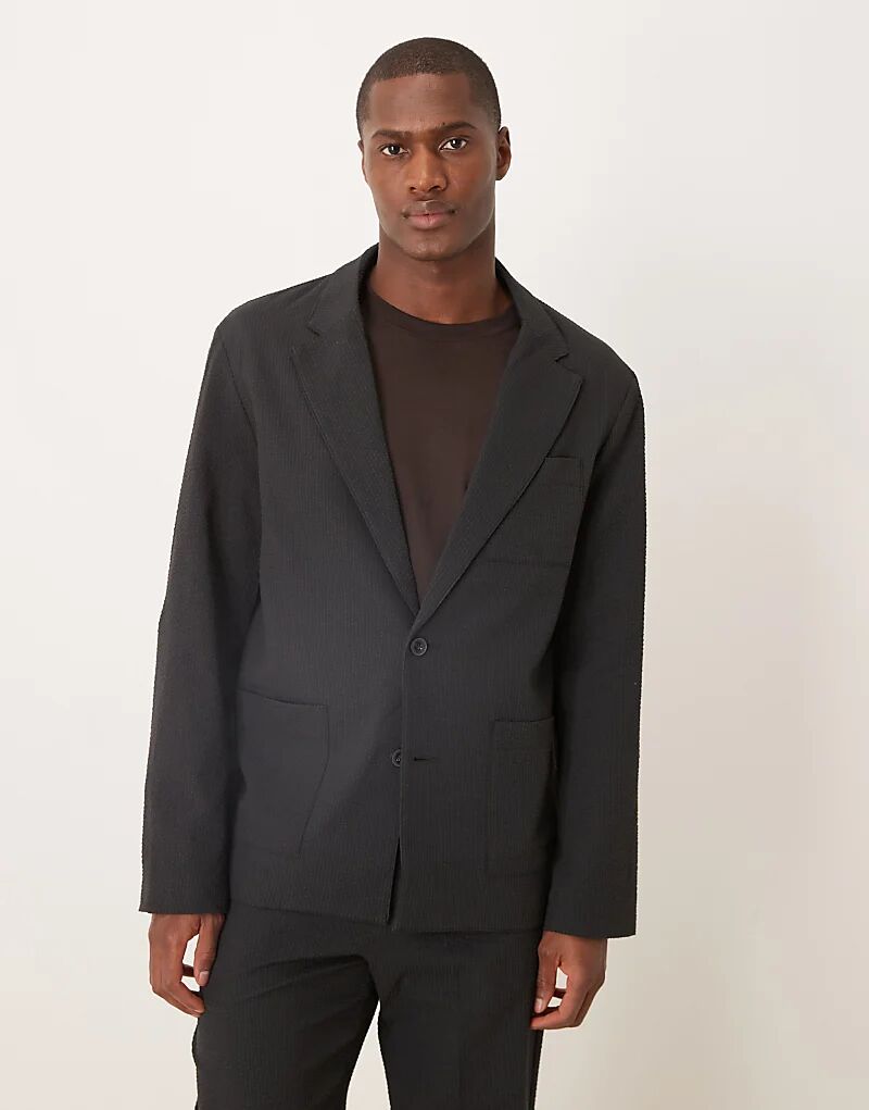 

Классический пиджак ASOS DESIGN из черной ткани сирсакер