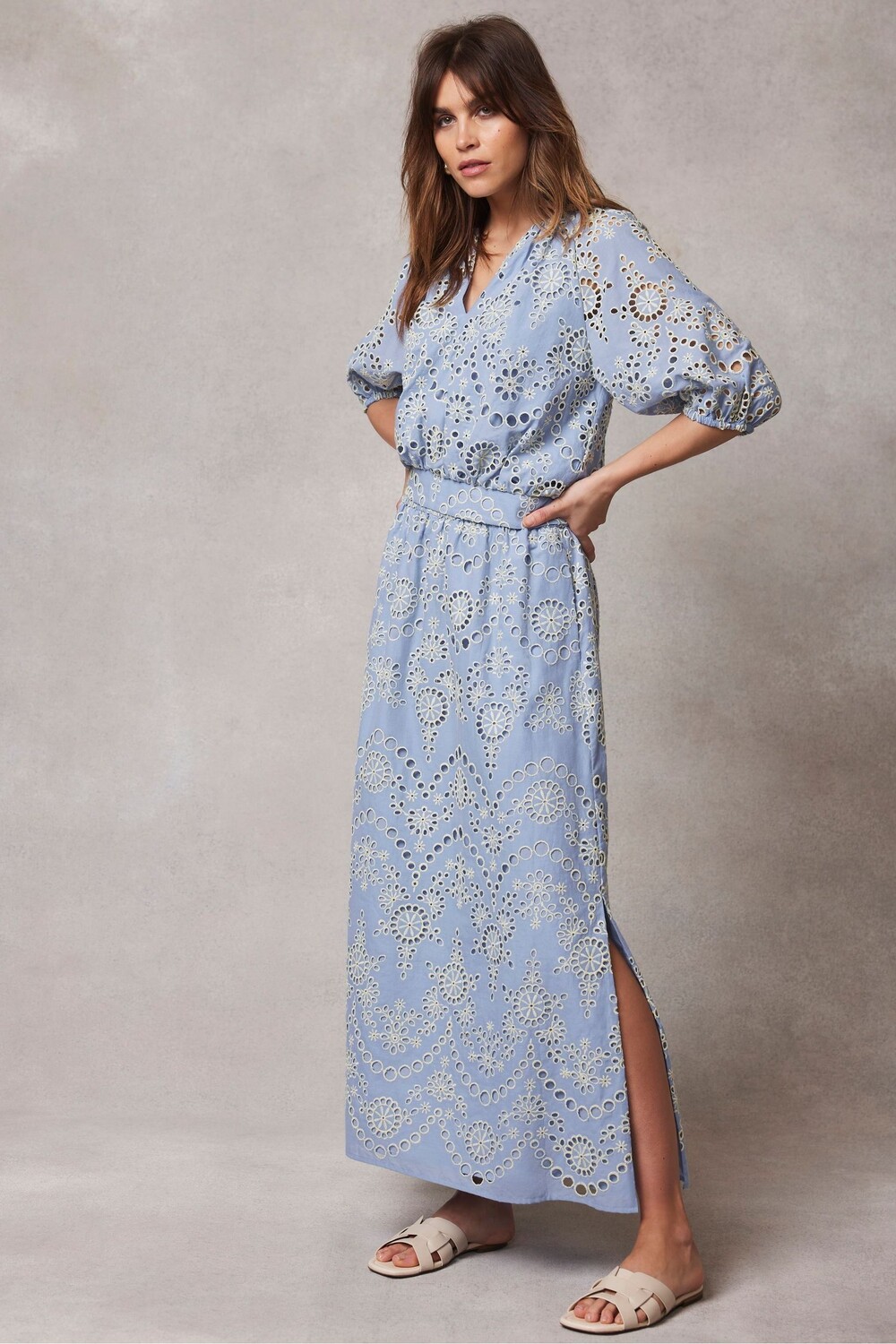 

Юбка миди из хлопка с вышивкой Broderie Mint Velvet, синий