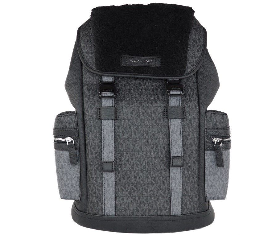 

Cooper Большая черная фирменная спортивная сумка-рюкзак из ПВХ с клапаном из искусственного меха Michael Kors