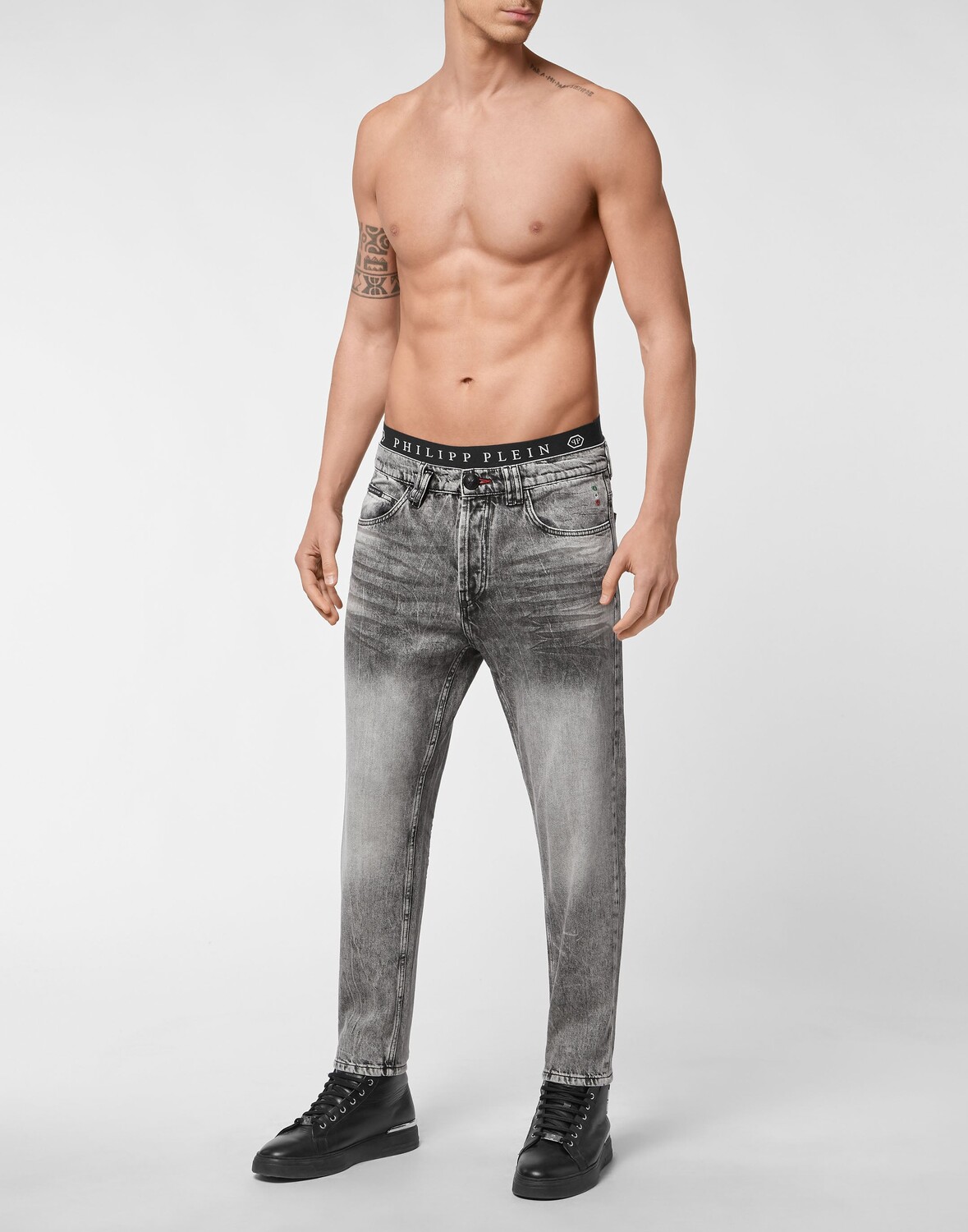 

Джинсовые брюки Carrot Fit Iconic Plein Philipp Plein, цвет Gray Powder