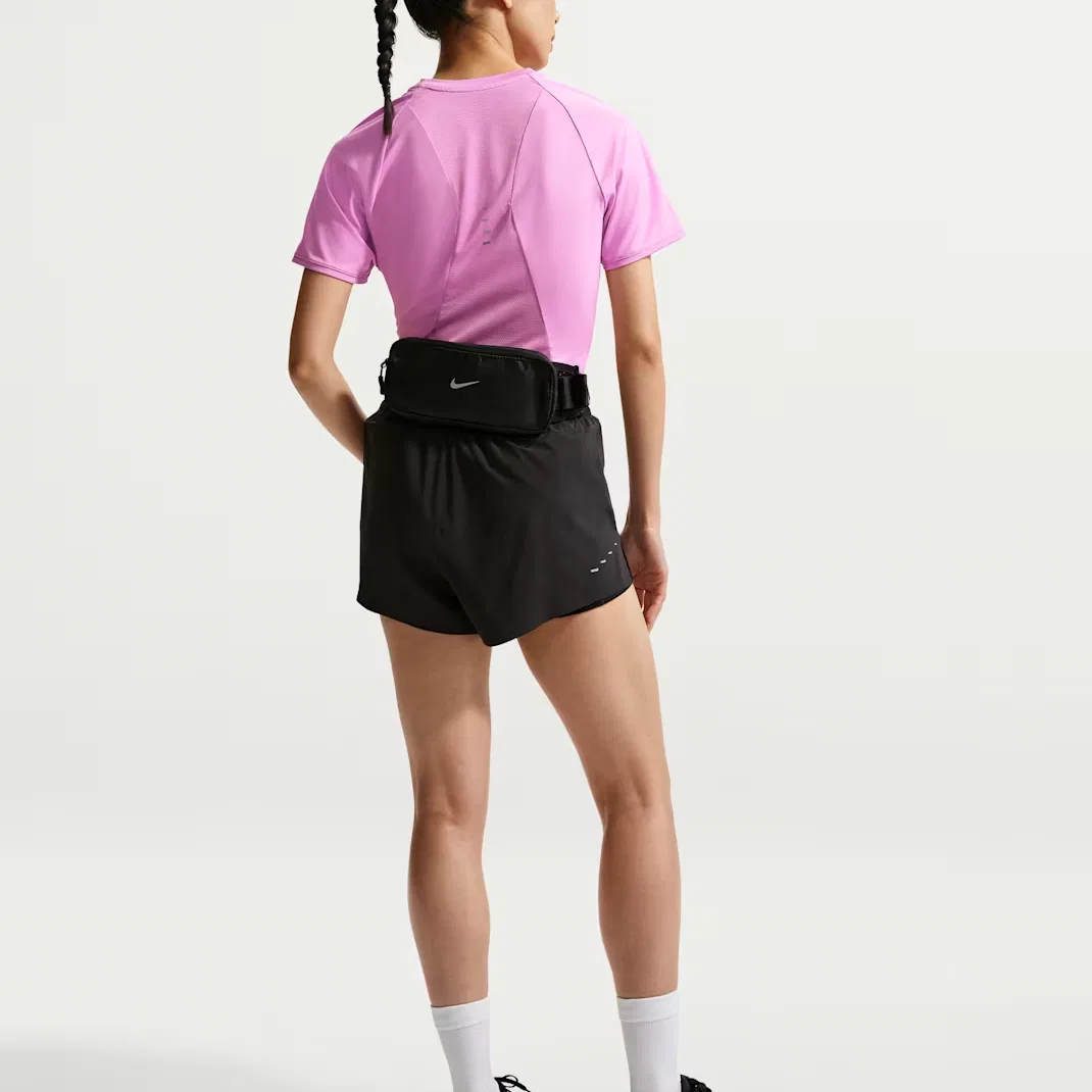 Футболка беговая Swoosh женская Nike, Light Magenta — фото 4