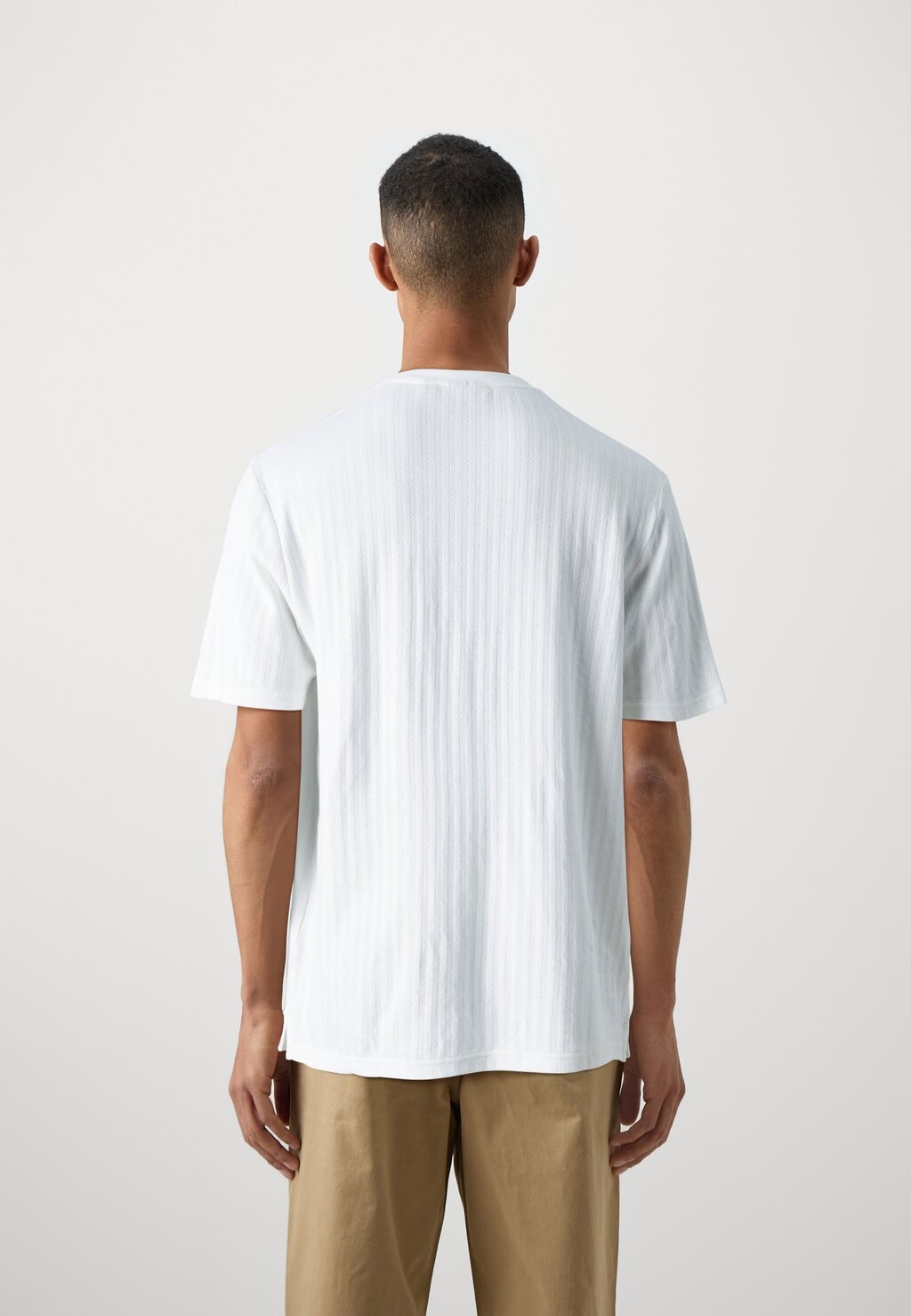 

Базовая футболка Textured Stripe Lyle & Scott, кремовыйовая