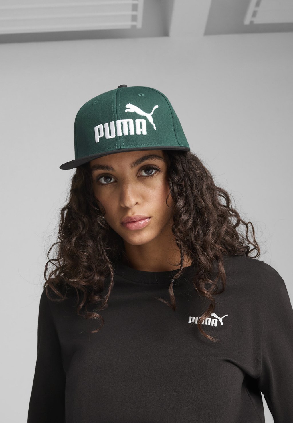 

Бейсболка LOGO FLAT BRIM Puma, черный