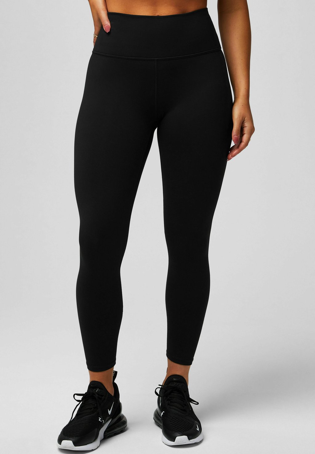

Леггинсы Fabletics, черный