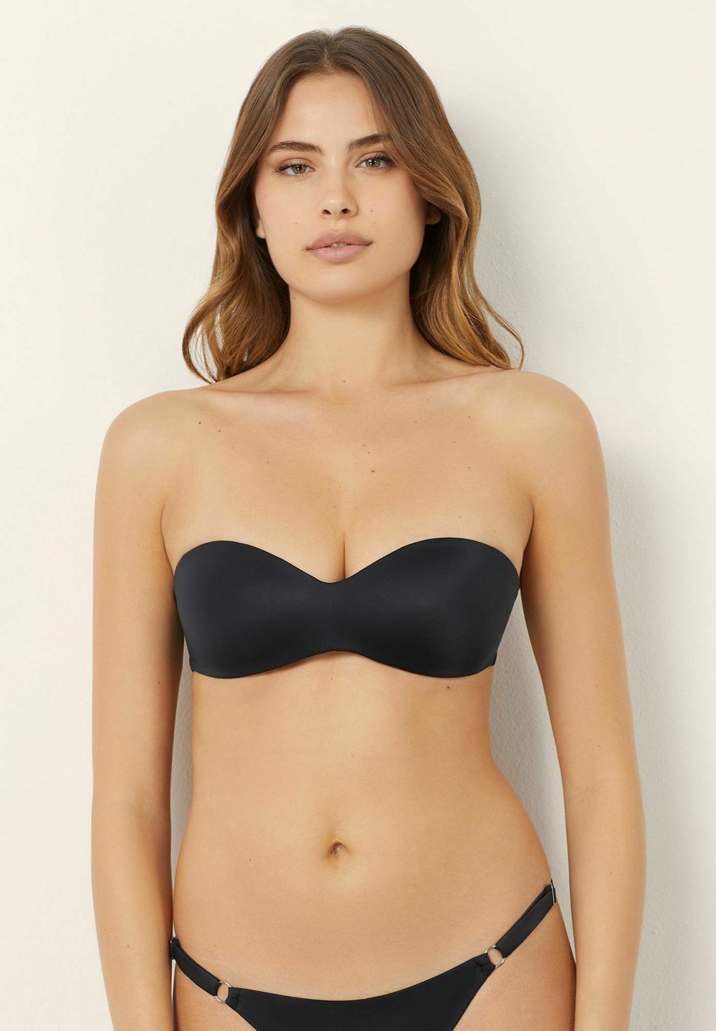 

Верх бикини ESSENTIALS Yamamay, черный