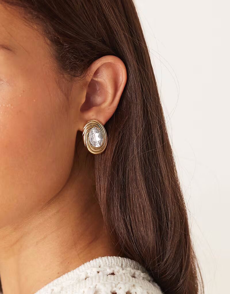 

Серьги-гвоздики с бриллиантами золотистого оттенка Asos Design