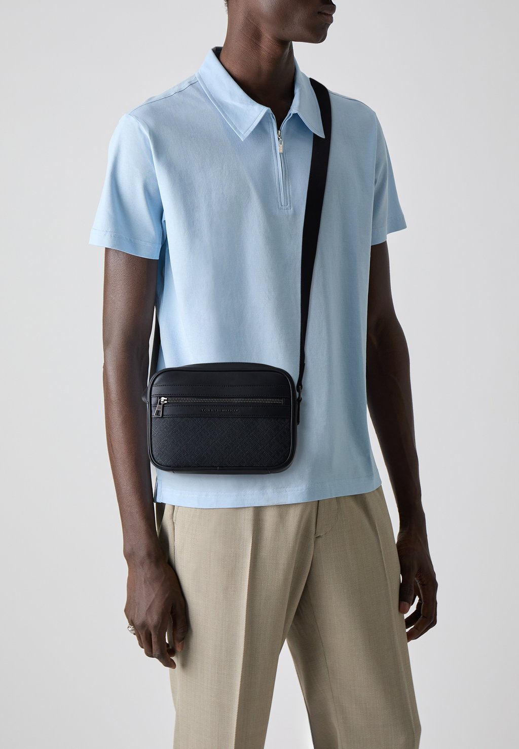 

Сумка через плечо MONOGRAM REPORTER - Across body bag Tommy Hilfiger, черный