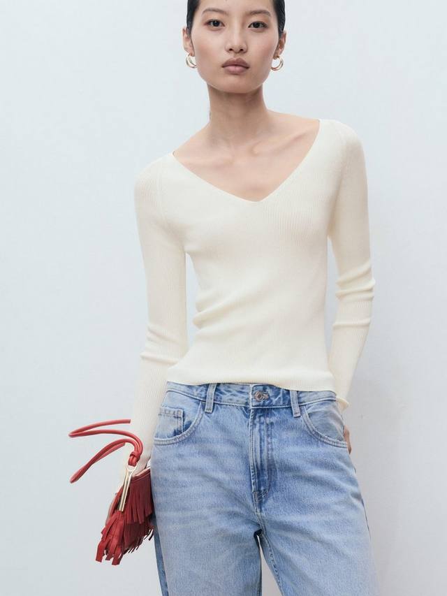 

Свитер Seseta с V-образным вырезом Mango, Light Beige