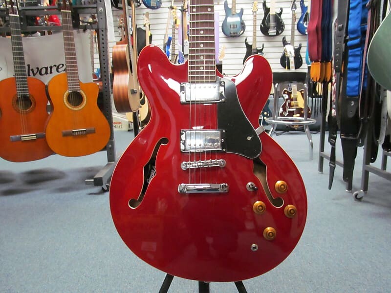 

Электрогитара Vintage VSA500CR VSA500 Semi-Hollow Guitar, Wilkinson Pickups, Cherry Red