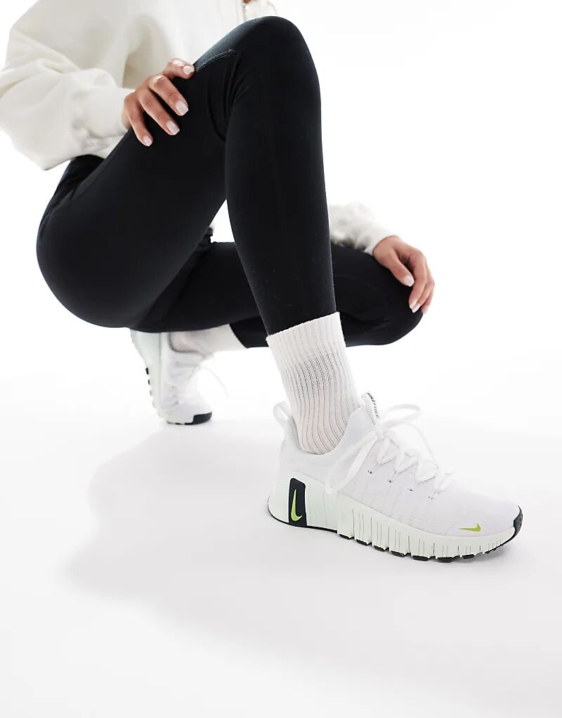 Кроссовки Nike Training Free Metcon 6 белого и светло-зеленого цветов
