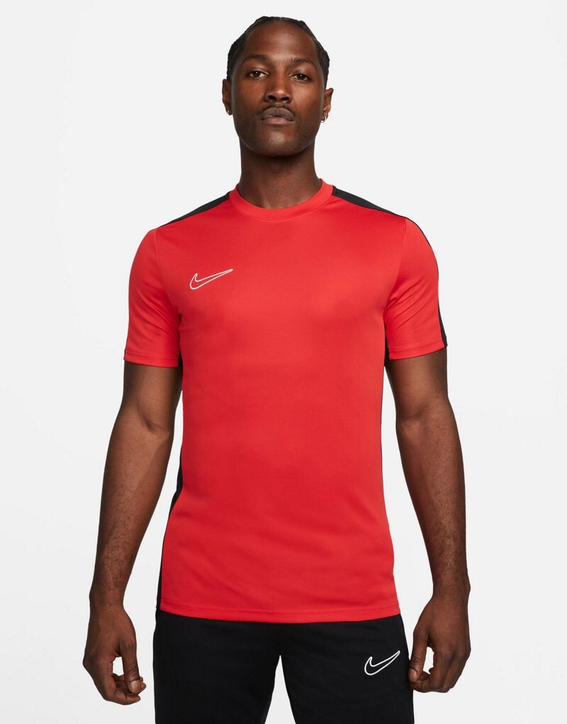 

Красно-черная футболка Nike Soccer Academy Dri-Fit Nike