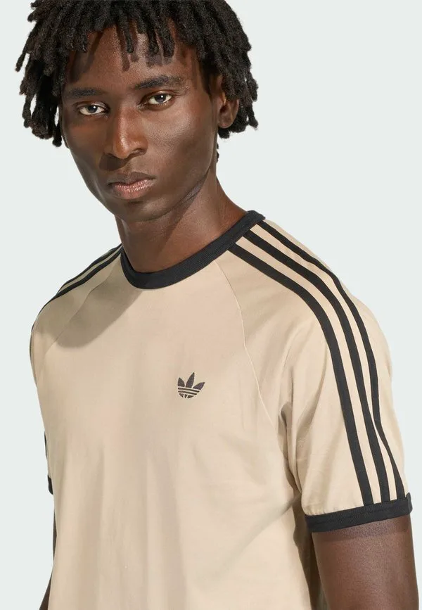 Футболка с принтом 3s Adidas Originals, Stone Khaki — фото 3