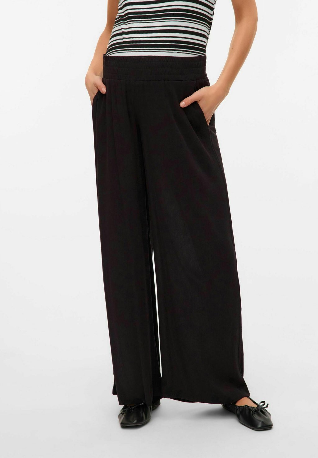 

Брюки UMSTANDS Vero Moda, черный