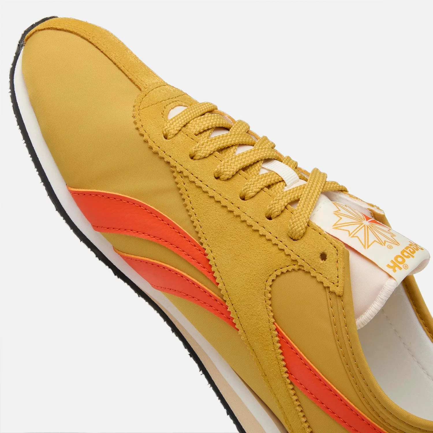 Кроссовки Reebok Unisex R400, Grit Gold Pump Orange Chalk — фото 2