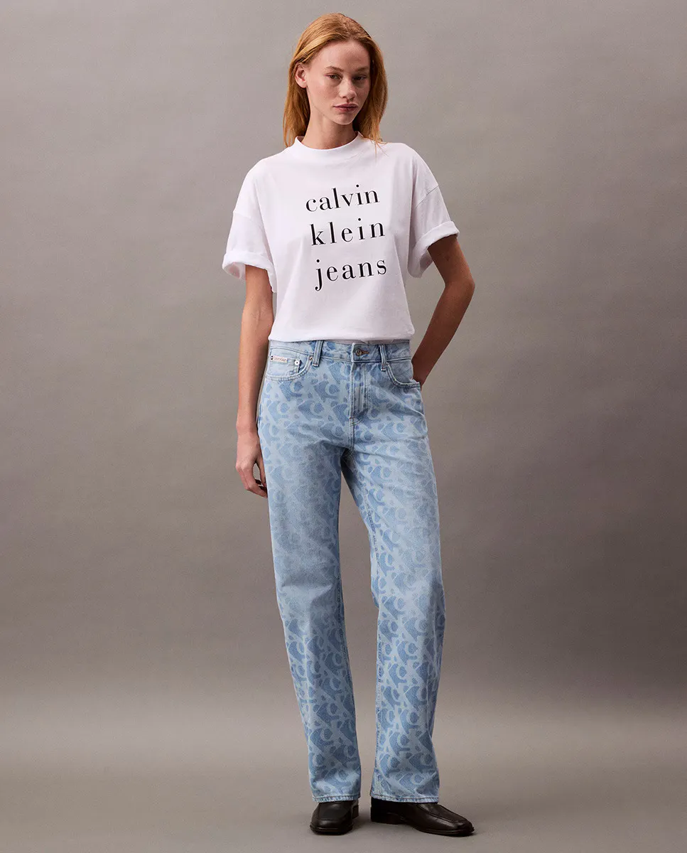 

Ковбойские джинсы для женщин 90s Straight с мульти-логотипом Calvin Klein Jeans, светло-голубой