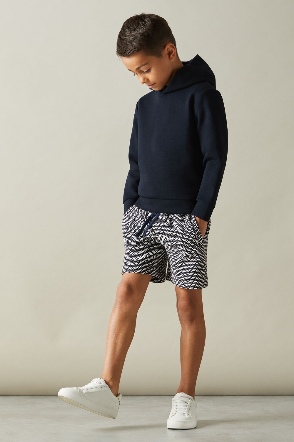 

Шорты Ellis с зигзагообразным узором и завязкой на талии Reiss, синий