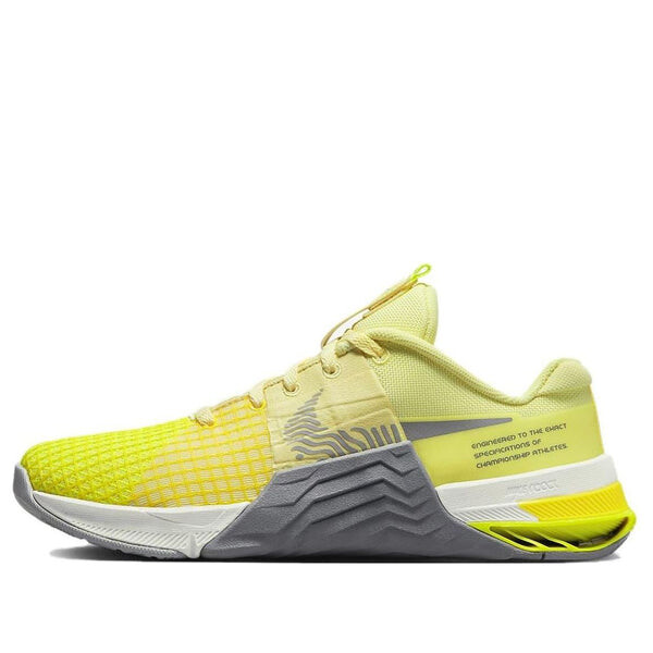 

Кроссовки (WMNS) Nike Metcon 8 Training Shoes 'Citron Tint Light Smoke Grey', цвет citron tint / cool grey / summit white / light smoke grey