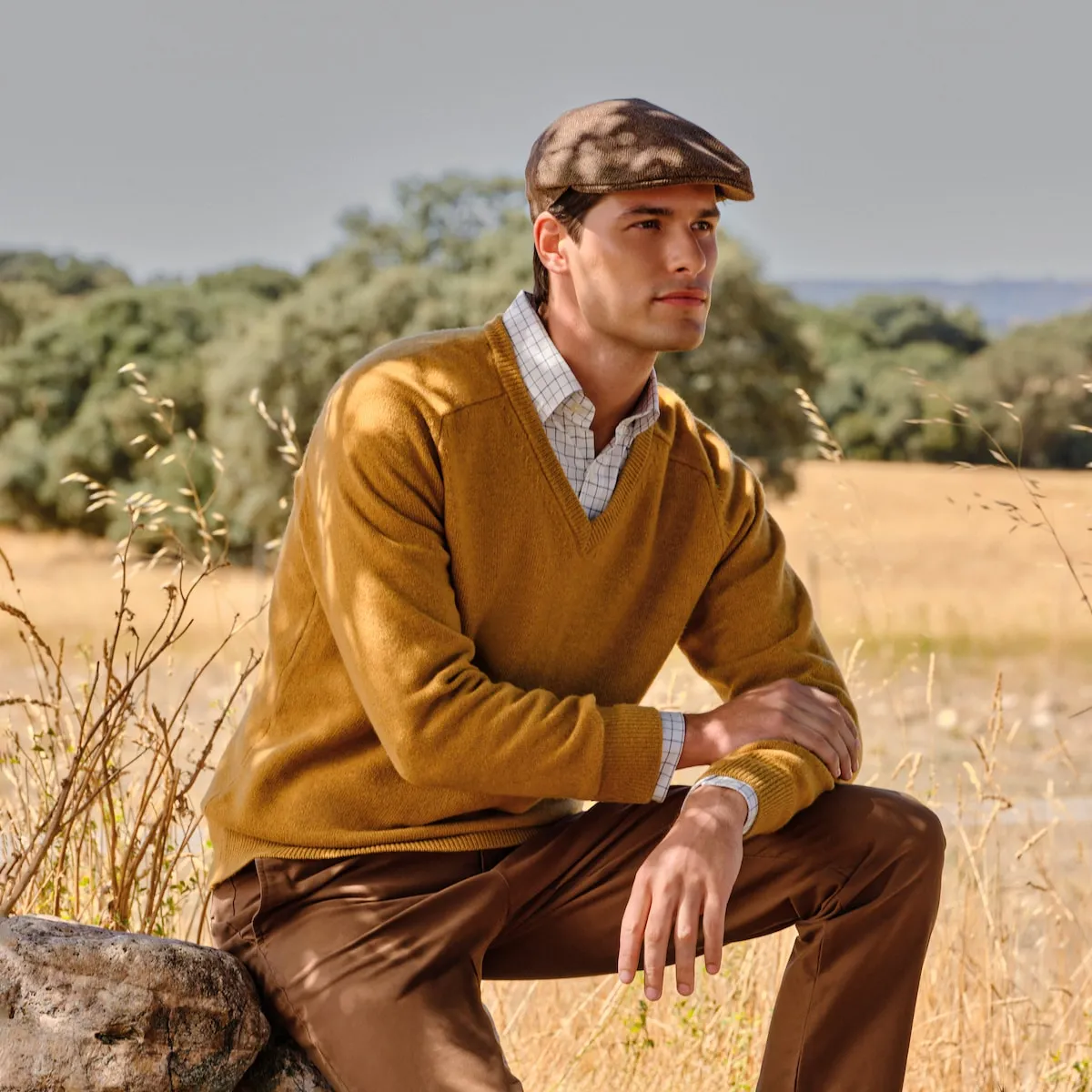 

Мужской джемпер с V-образным вырезом из шерсти ягненка Verhunt, горчичный