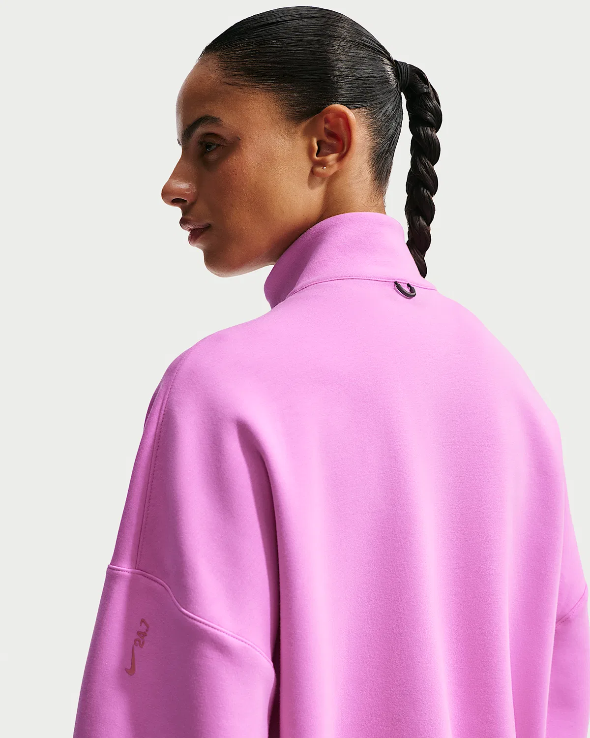 Женская футболка Nike 24.7 ImpossiblySoft Dri-FIT Oversized 1/2-Zip, Light Magenta/Desert Berry — фото 2