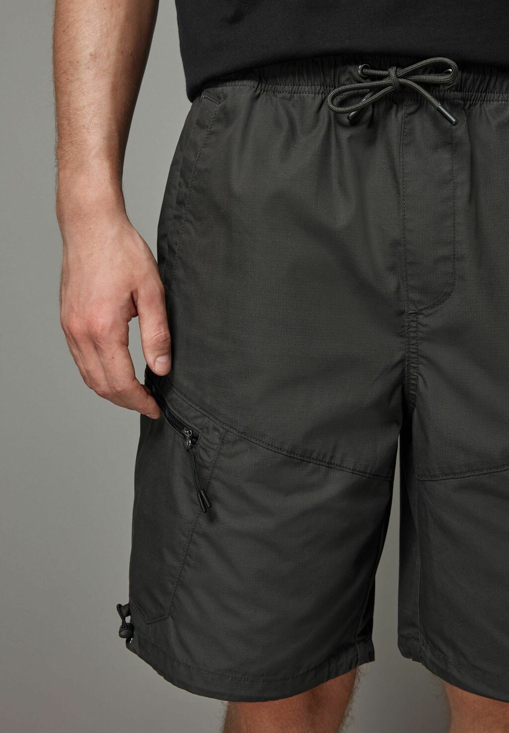 

REGULAR FIT Utility Next, Шорты зеленый хаки