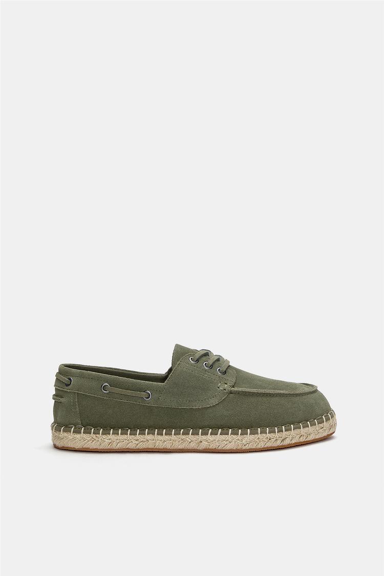 

Кожаные туфли на палубе Pull And Bear, хаки