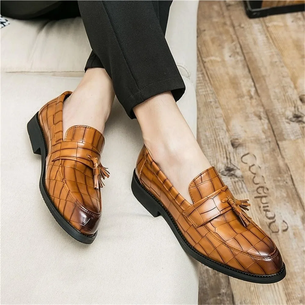 Лоферы с кисточками, Tassel Loafers, Brown UOPYNE — фото 3