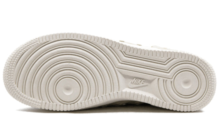 Кроссовки (WMNS) Nike SF Air Force 1 Mid 'Fossil', белый — фото 4
